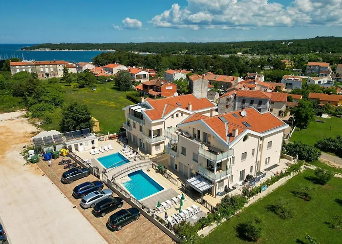 Apartments Funtana With Pool